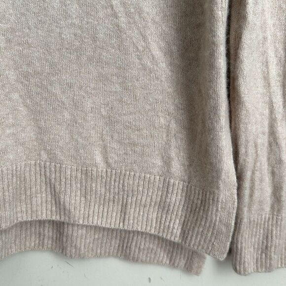 St. John V-Neck Tan Cashmere & Silk Swearer S - Picture 3 of 8